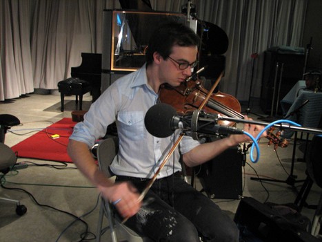 Snowblink (Daniela Gesundheit) and Luxury Pond (Dan Goldman) perform with Caley Monahon-Ward in the WNYC Studio on Spinning On Air with David Garland