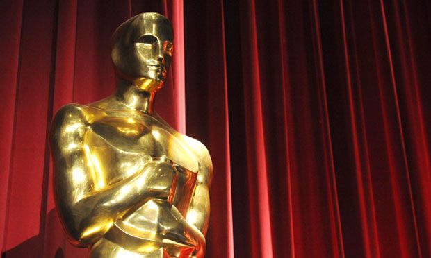 An Oscar Award statuette.