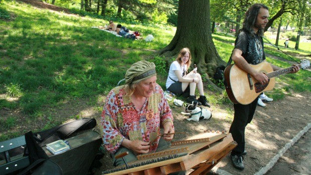 Hammered Dulcimer player Arlen Olsen plays just outside of the Bethesda quiet zone. 