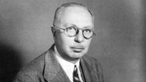 WQXR was founded by John Hogan. In the late 1920s, he launched a radio station originally called W2XR: the '2' meant that the station was non-commercial and the 'XR' stood for 'Experimmental Radio.'  