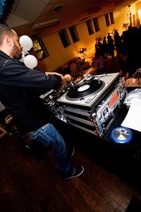 DJ
