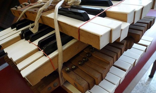 How To Dance: 1, 2 Step Ciara Missy.