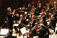 Peter Oundjian conducts the Toronto Symphony Orchestra