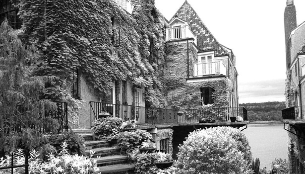 Villa Charlotte Bronte, 2501 Palisade Ave., NW cor. Independence Ave. 1926. Robert Gardner.