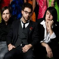 The members of Plushgun.