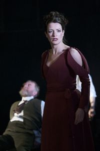 Geoff Freshwater as Gloucester, Katy Stephens as Regan