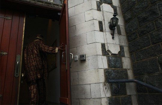 Amma is entering the Castle, where he will be living for the next few months.