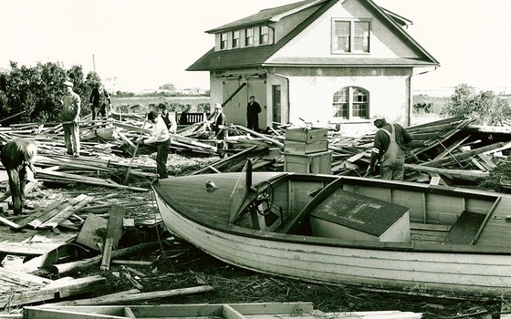 WPA workers cleaning up at Westhampton Beach.  Thanks to the Long Island Museum’s current exhibit, “Eye on the Storm: Long Island's Dangerous Coast”


