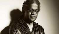 Elvis Mitchell 