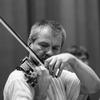 Reinhard Goebel playing violin left-handed