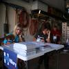 Hillary Clinton campaign volunteers Jan Walker (L) and Laura Graup (R) make phone calls to voters on February 17, 2016 in Las Vegas, Nevada. 