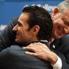 Dr. Craig Spencer (L) receives a hug from New York City Mayor Bill de Blasio at a news conference November 11, 2014 at Bellevue Hospital in New York. 