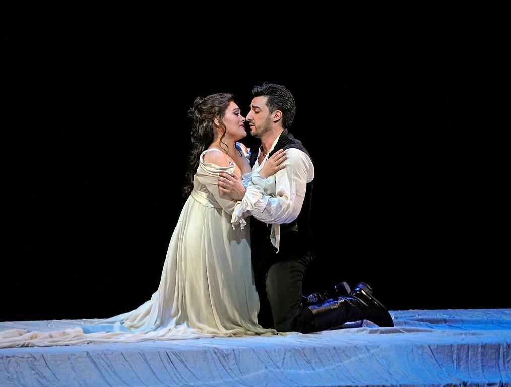 Gounod Roméo Et Juliette Is The Met Opera Broadcast Season Finale Metropolitan Opera Wqxr 