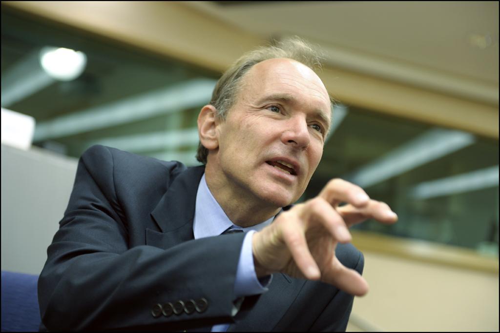 Тим интернет. Tim Berners-Lee. Основатель интернета. Тим Бернерс-ли фото. Изобретатель интернета.