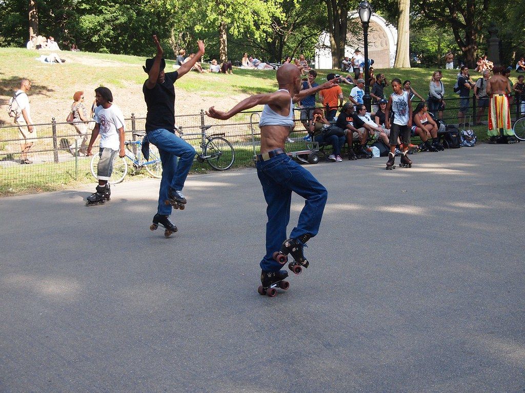 File:Skipping rope dance 2021-02-09.gif - Wikimedia Commons