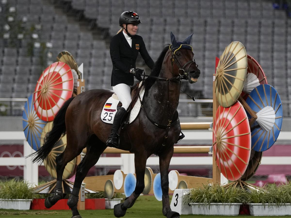 German Modern Pentathlon Coach Disqualified For Punching A