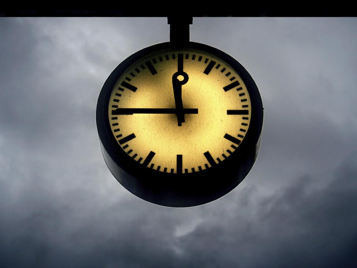 Teen Drama? Occult Thriller? Gritty War Epic? 'Bone Clocks' Is All ...