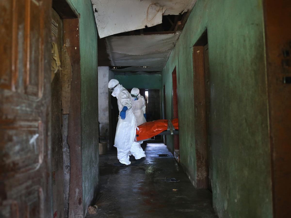 How Long Is An Ebola Victim's Body Contagious? You Don't Want To Know ...