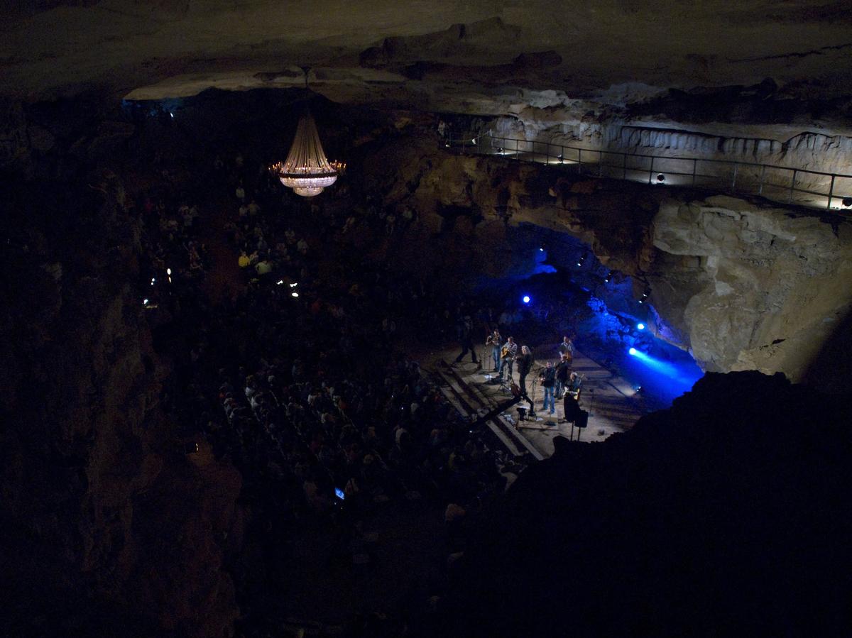Cumberland Caverns A Subterranean Concert Venue In Tennessee Morning