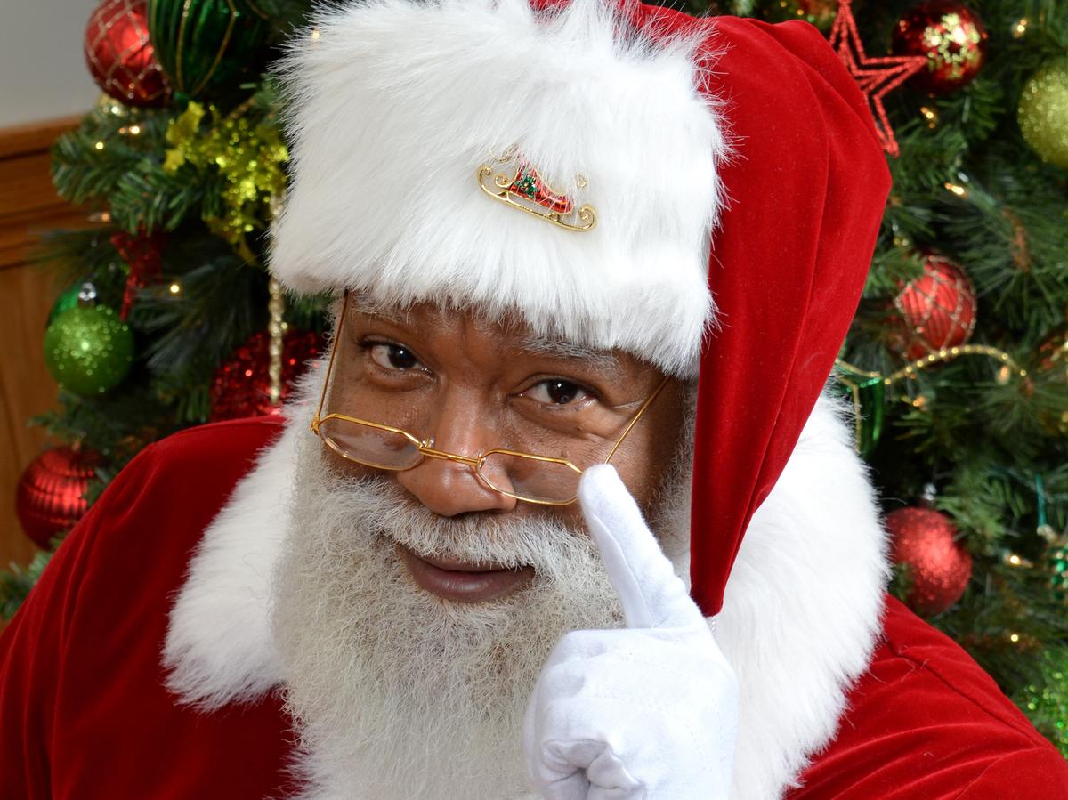 Black Santa Claus Is A Hit At Mall Of America, But Faces An Online