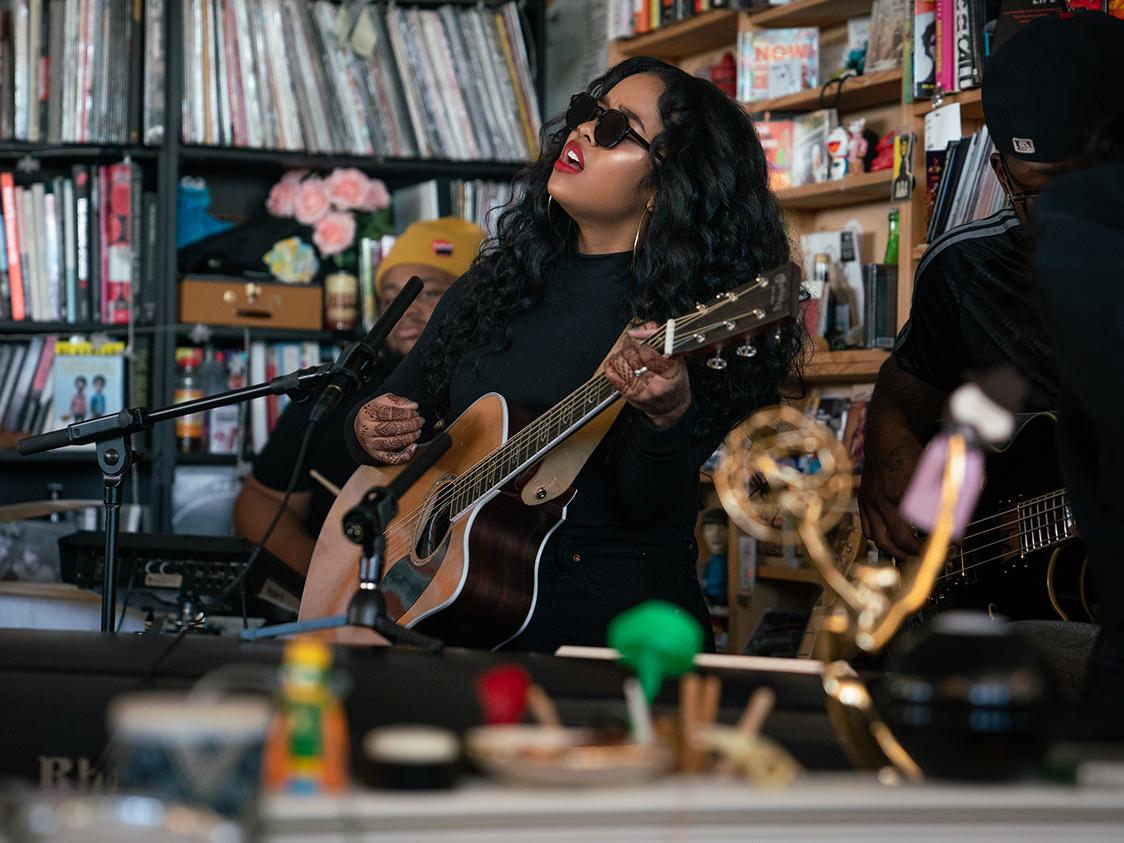 H.E.R. Tiny Desk Concert WNYC New York Public Radio, Podcasts
