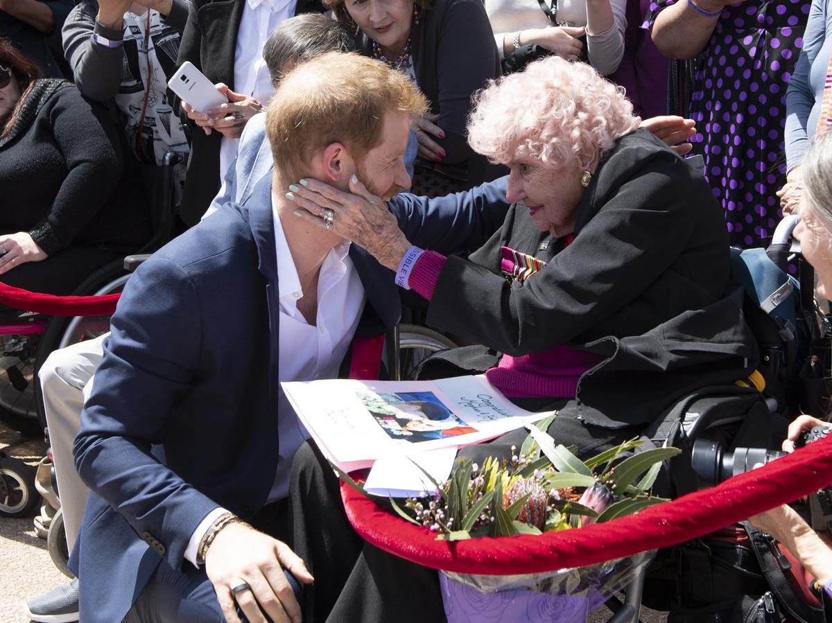 99-Year-Old Australian Superfan Of Prince <b>Harry</b> Dies WNYC New York Public R...