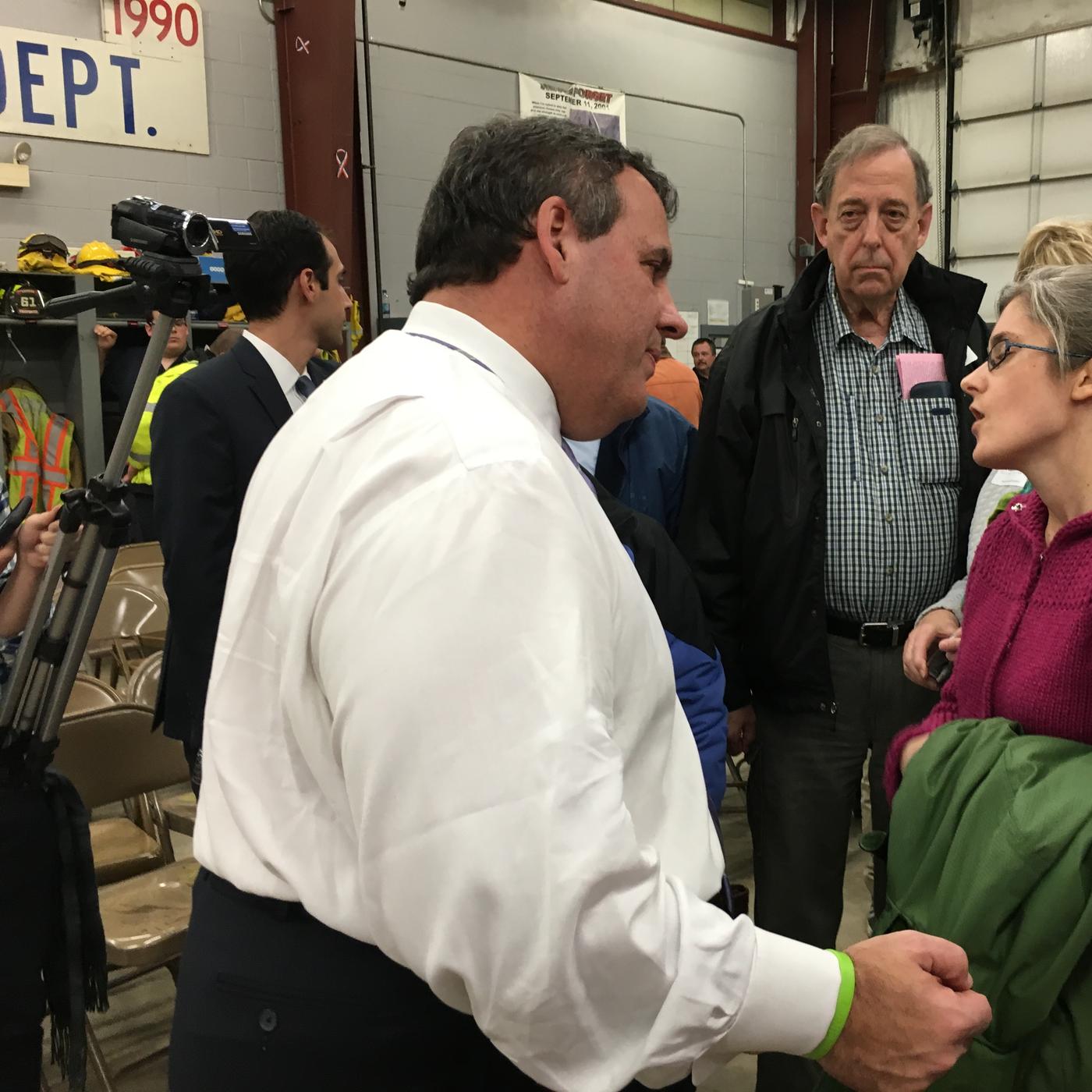 A Video, World Events (and a Secret Weapon) Help Christie in New
Hampshire