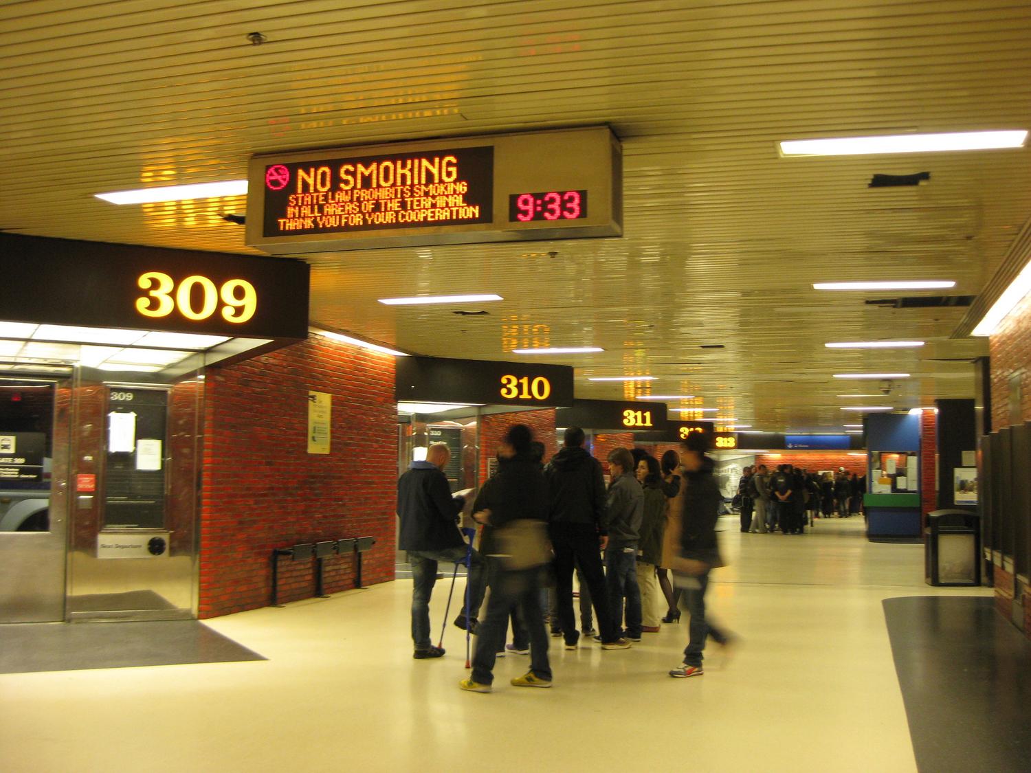 Port authority bus terminal hi-res stock photography and images