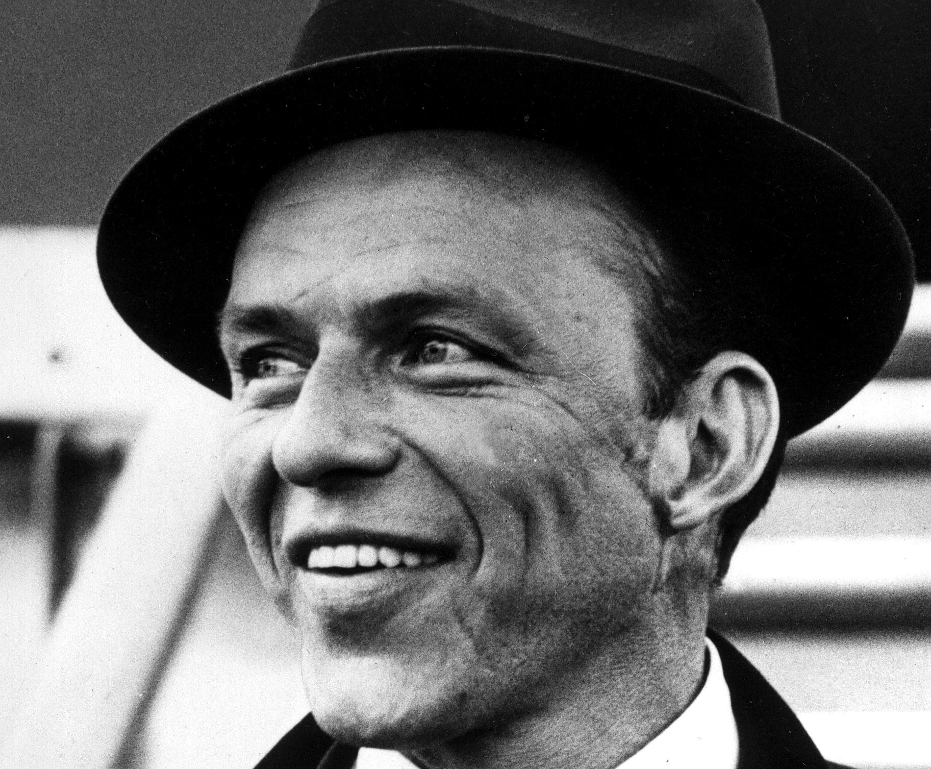 Язык фрэнка синатры. Синатра. Frank Sinatra. Фрэнк Синатра фото.