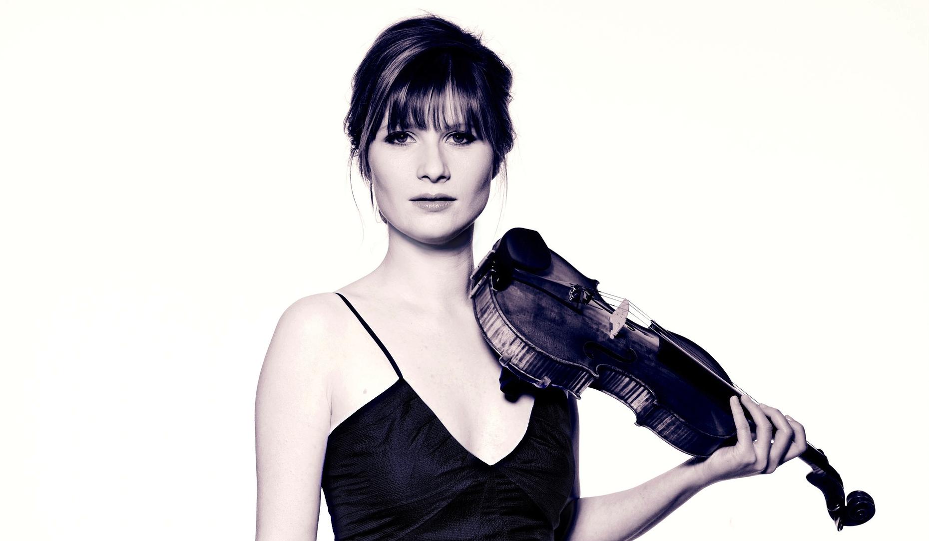 Lisa Batiashvili Performs Bach and Escaich The New York Philharmonic