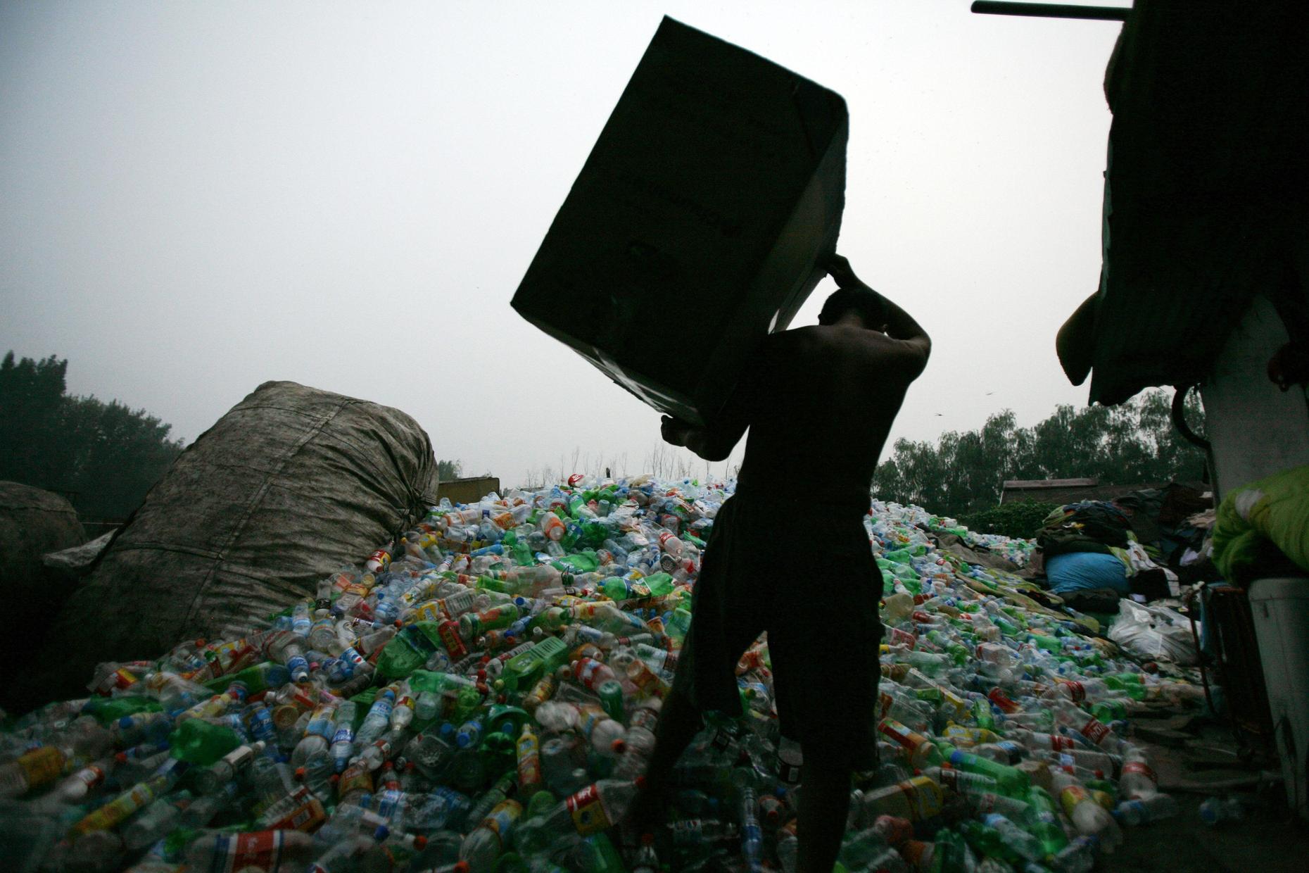 Once a Global Dumping Ground, China Tells the World: Clean Up After Yoursel...