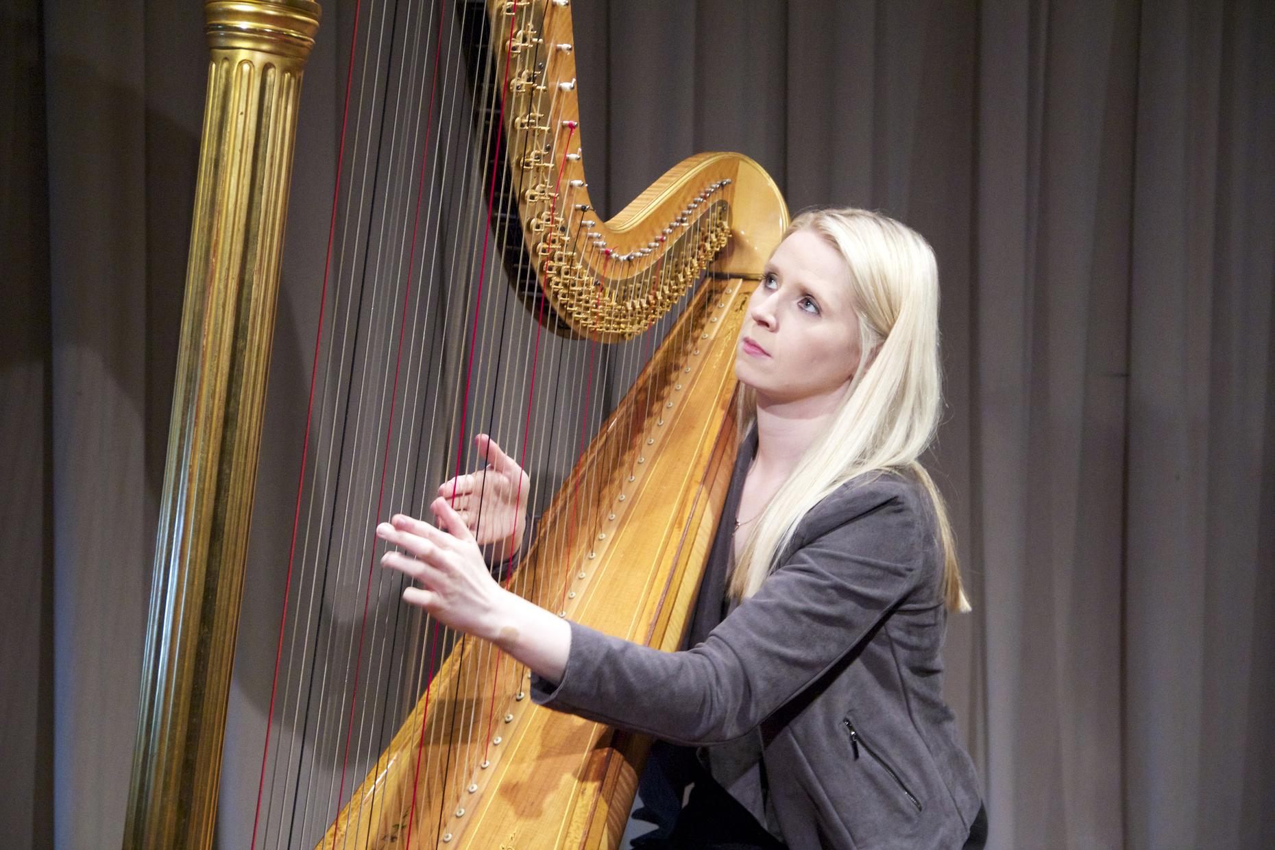 Watch Royal Harpist Claire Jones Strums Traditional Classical Works