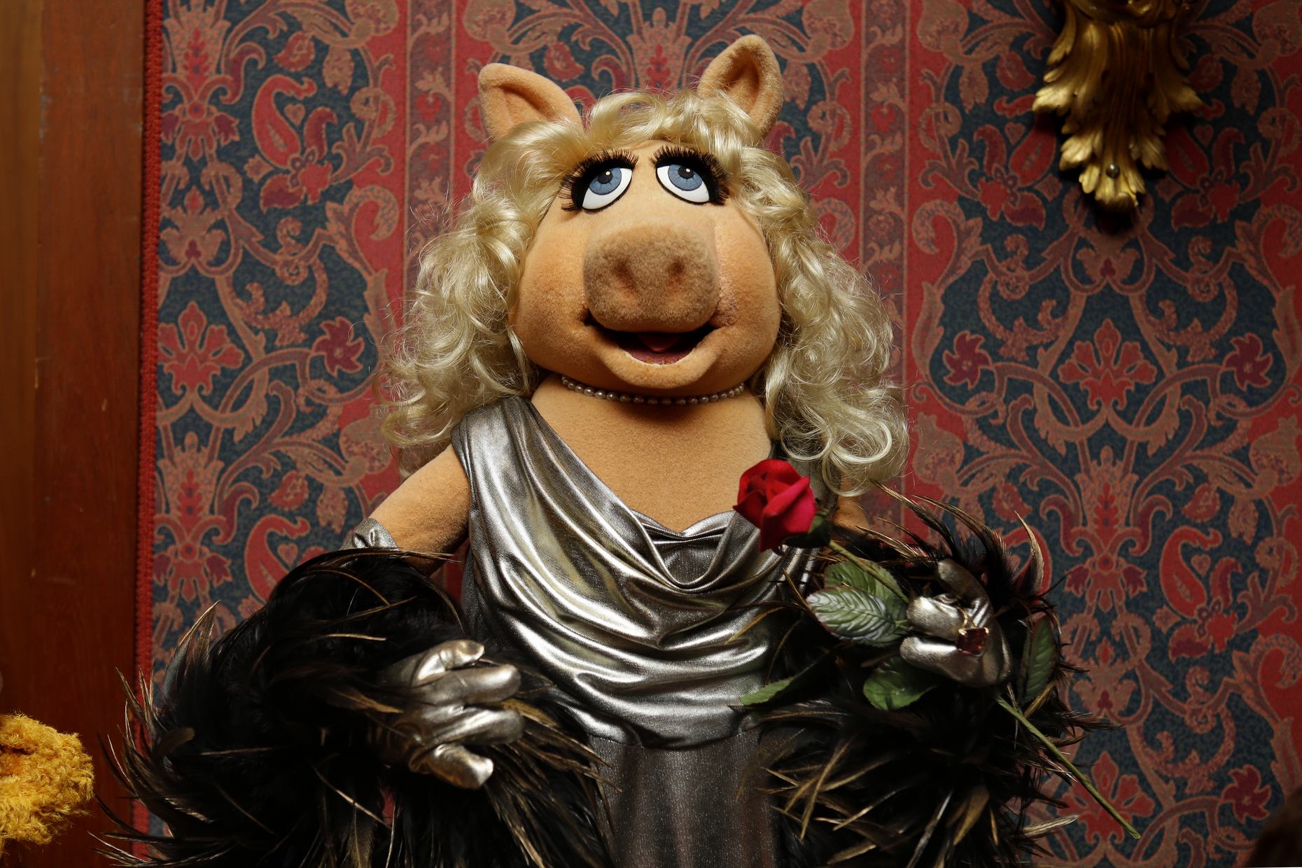 DisneyBound  Miss piggy muppets, Miss piggy, Piggy muppets