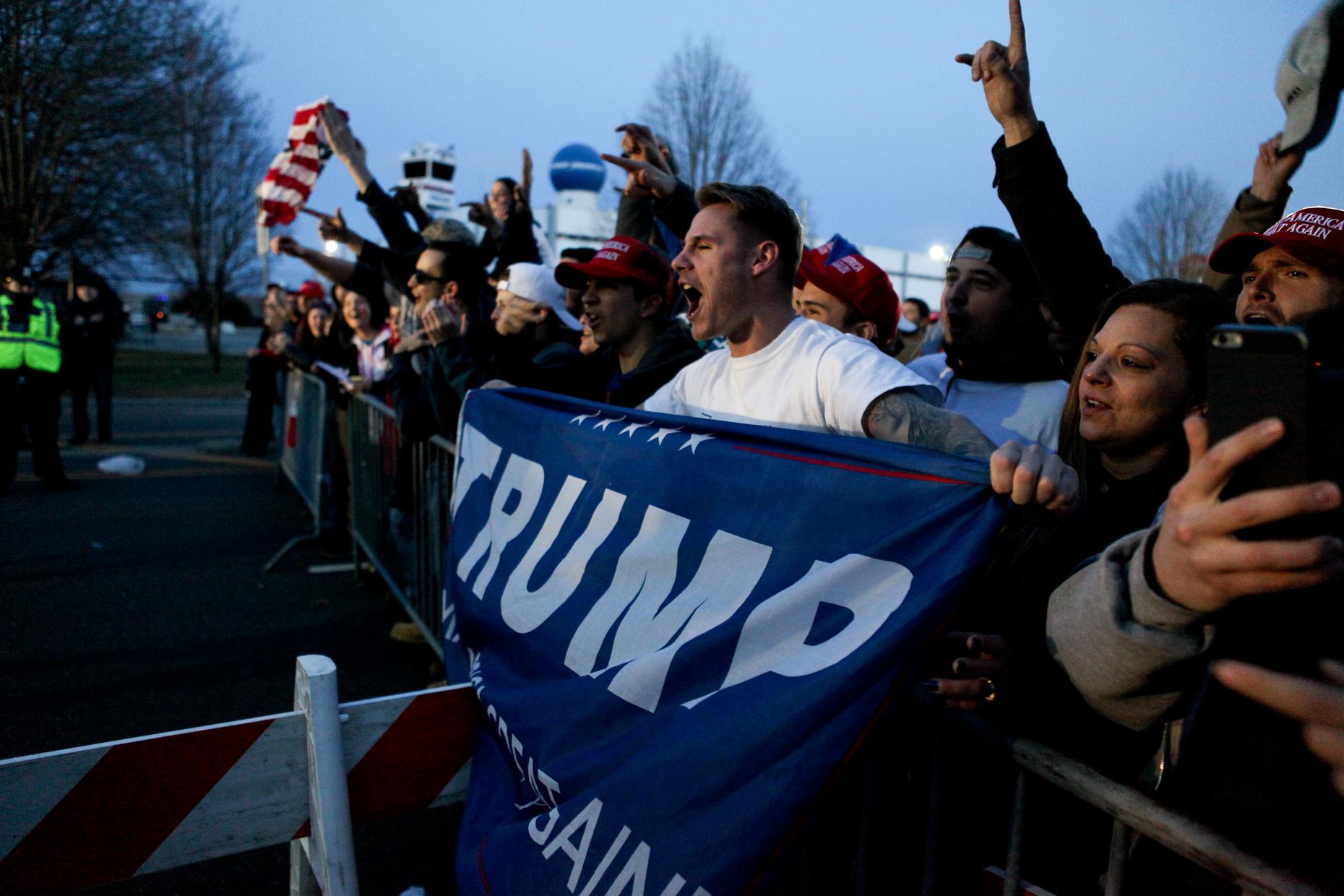 Trump Fires Up 'Hometown' Crowd — and Protesters — on Long Island ...