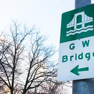 A sign directing New Jersey traffic toward the George Washington bridge.