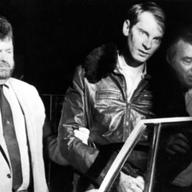 Two New York City detectives take Bernhard H. Goetz from a Concord, N.H. police station early Thursday morning, Jan. 3, 1984, to return him to New York where he will face charges.