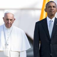 US President Barack Obama and Pope Francis stand during an arrival ceremony on the South Lawn of the White House in Washington, DC, September 23, 2015.