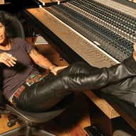 Linda Perry is the star of VH1's upcoming 'Make Or Break: The Linda Perry Project'