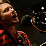Christopher Paul Stelling performs in the Soundcheck studio.