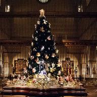 Christmas Tree and Neapolitan Baroque Crèche at the Metropolitan Museum of Art
