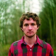 Multi-instrumentalist and experimental folk artist Sam Amidon
