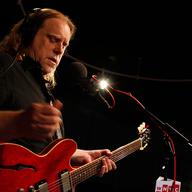 Warren Haynes performs in the Soundcheck studio.