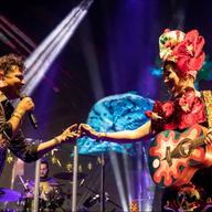 Aterciopelados y Carlos Vives cantan Bolero Falaz en el concierto, Bogota, 2023