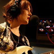 Cate Le Bon performs live in the Soundcheck studio.