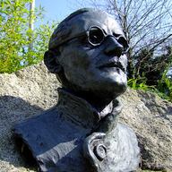 statue of James Joyce at University College Dublin