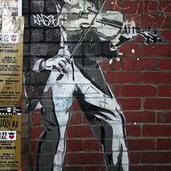 Violin player grafitti