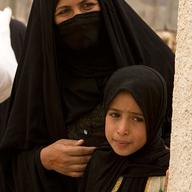 War in Iraq: Refugee mother and daughter
