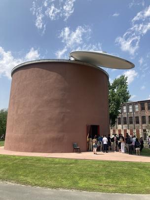 External shot of James Turrell's C.A.V.U.
