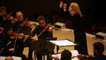 Jazz composer Maria Schneider leads the St. Paul Chamber Orchestra in her first composition, 'Carlos Drummond de Andrade Stories' at Carnegie Hall.