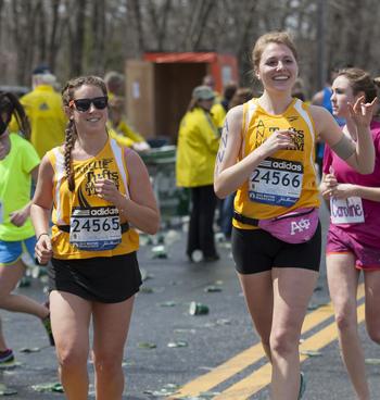 Members of the Tufts marathon team.